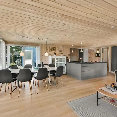 Amazing In With 2 Bedrooms And Wifi *